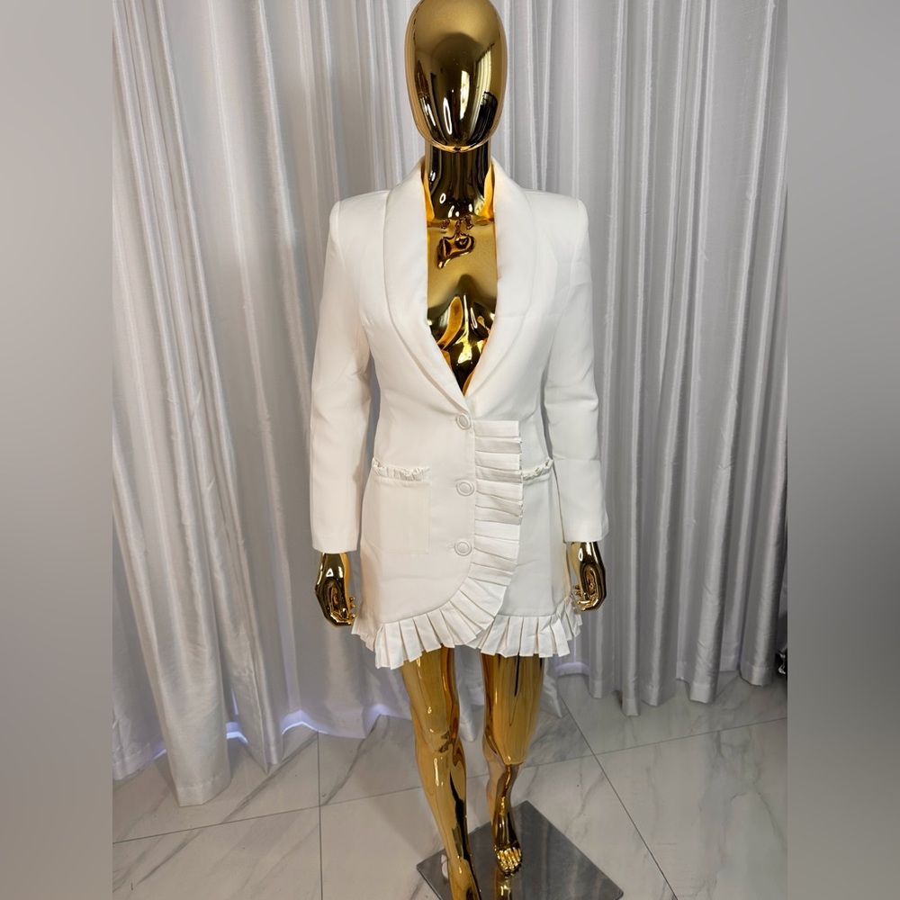 White Scallop Ruffled Blazer Mini Dress sz 2